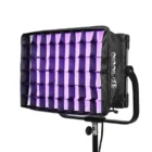 Nanlite Alien 300C con softbox integrado en alquiler Barcelona, iluminación LED RGBWW para cine y shootings profesionales
