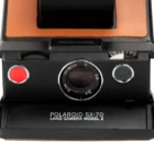 Alquiler Polaroid SX-70 Barcelona, cámara analógica para producciones de moda y fotografía creativa en estudio