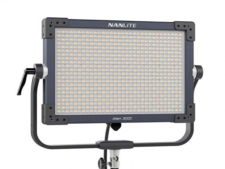 Nanlite Alien 300C panel LED RGBWW apagado